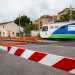Proprio mentre parliamo ecco passare un treno. Ovviamente  particolare vivere a ridosso dei binari -  sottolinea il giovane - ma dopo un po' ci si fa l'abitudine